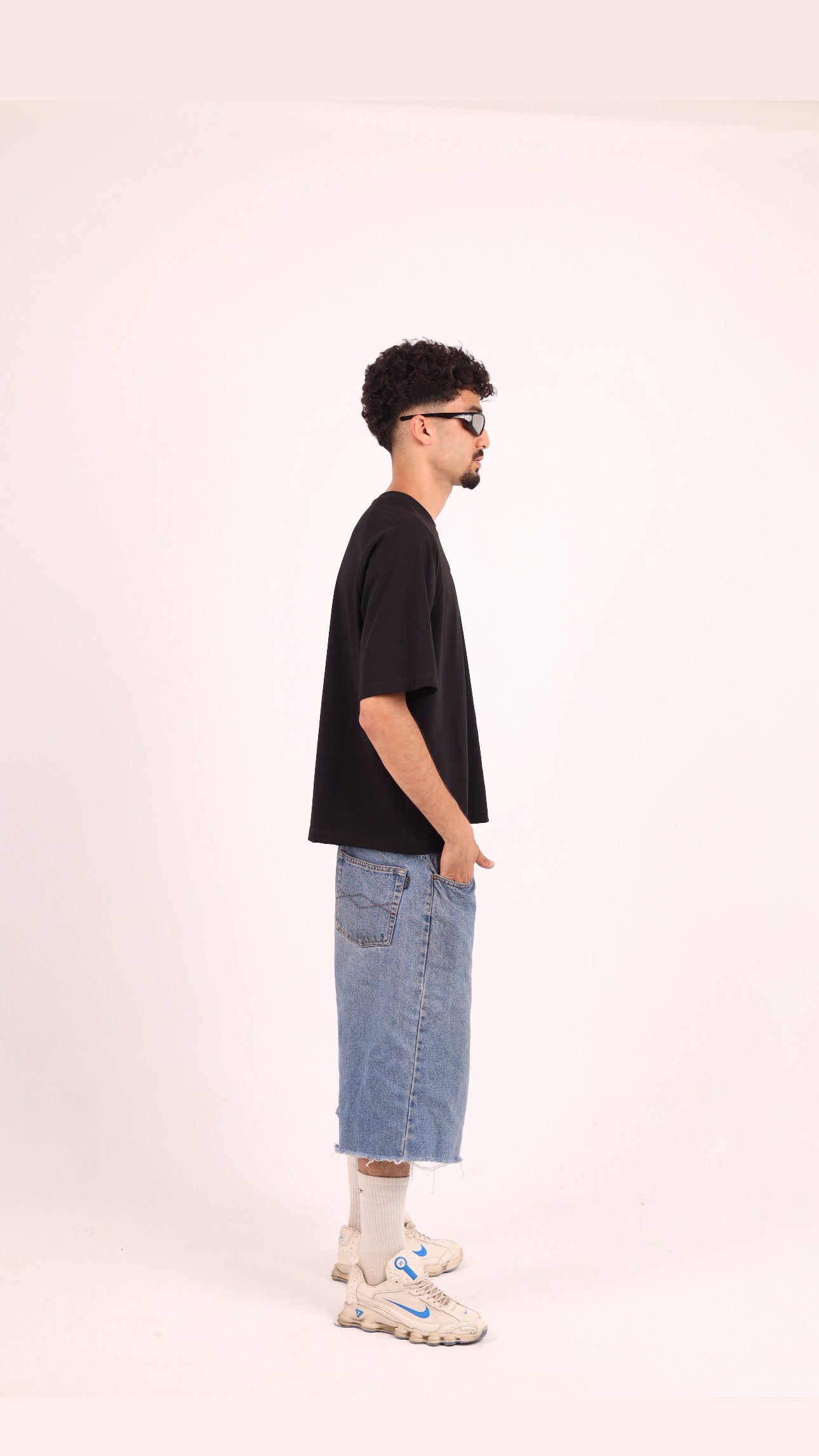 Black Cropped T-Shirt – Boxy Fit